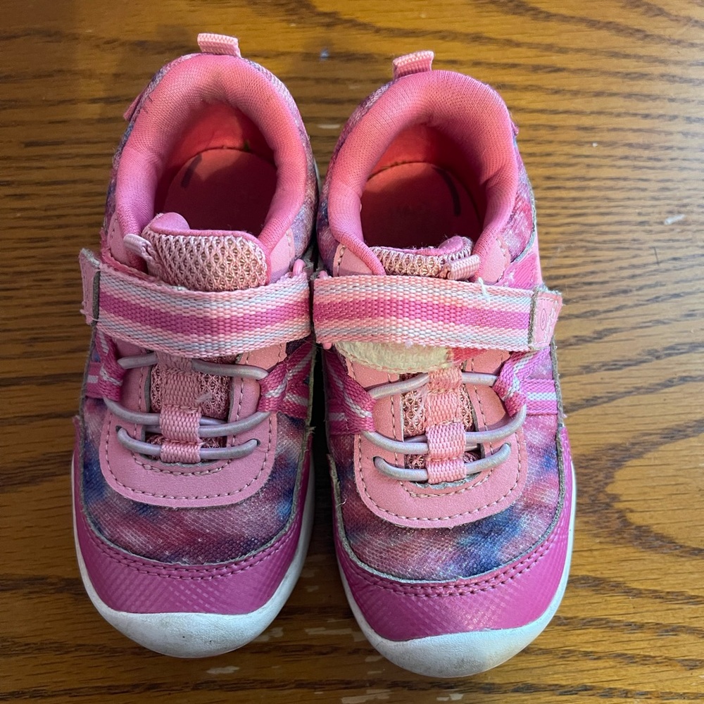 Stride rite 7 1/2 wide girls shoes